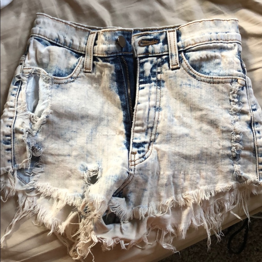 Acid wash cutoff shorts